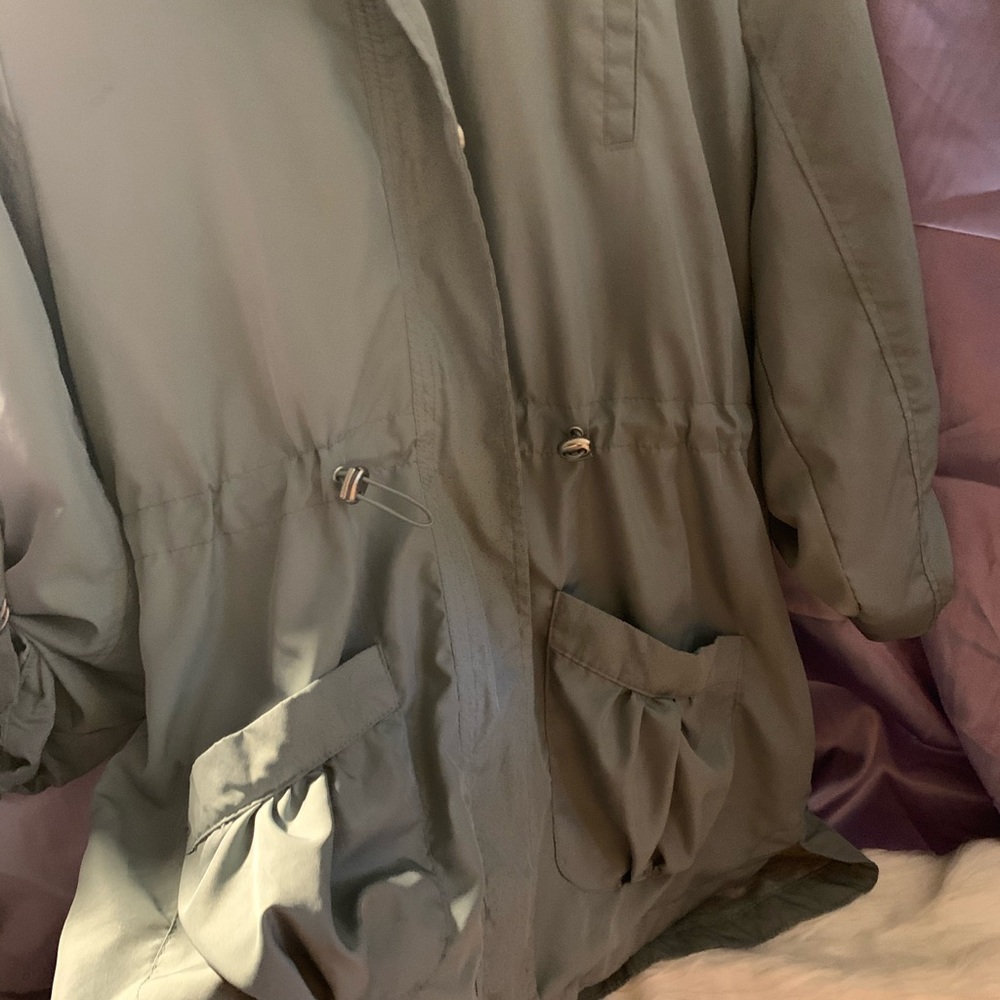 I am selling a polyester jacket, only worn once.